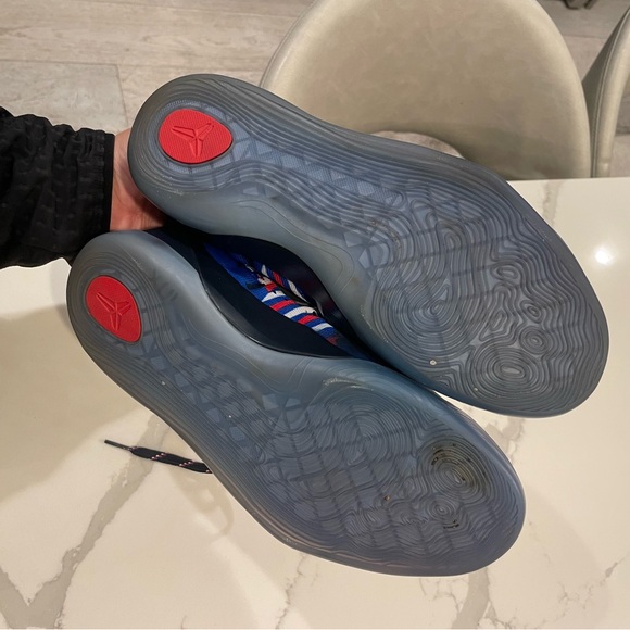 Nike Kobe 9 Basketball Shoes - Picture 5 of 7